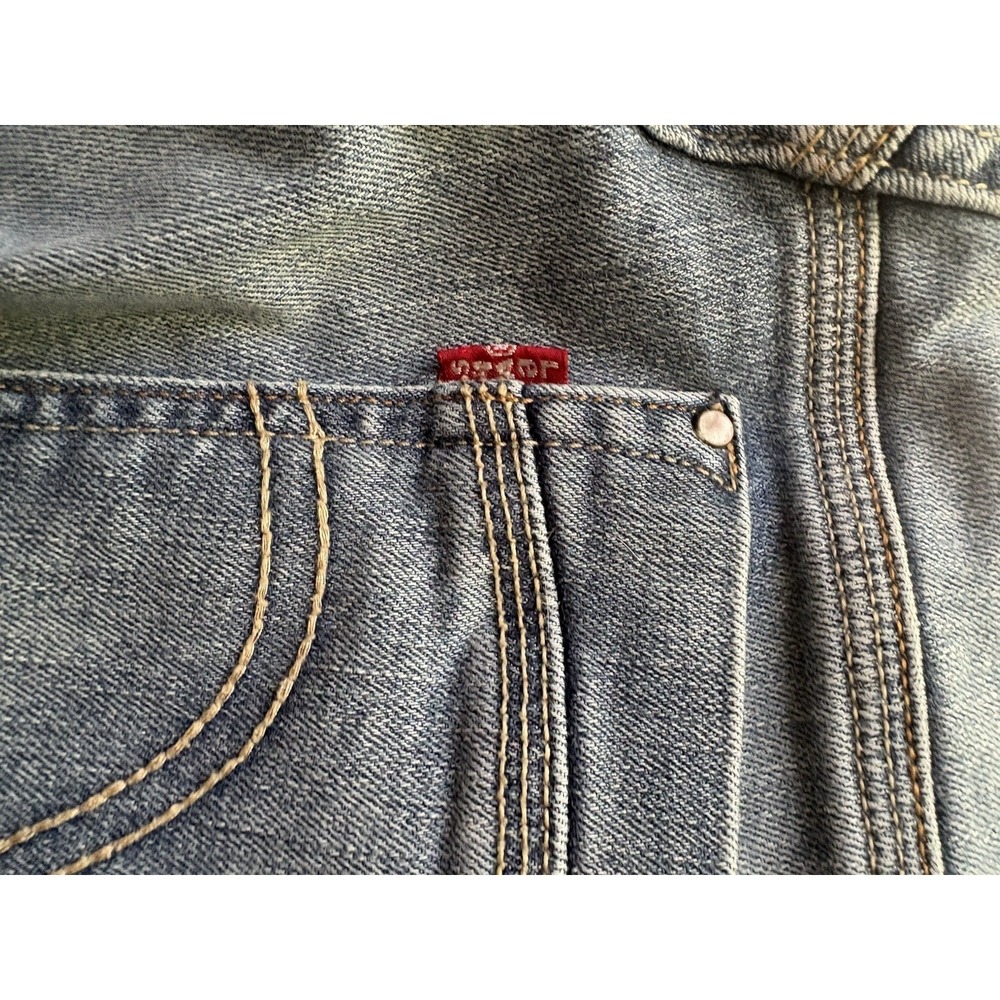 Levis Capri Denim Jeans Women's Stretch Light Blue Cuff Size 6/W28 - Picture 4 of 4
